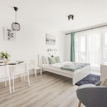 Modern Riverfront Apartment With Free Parking Budapeste Exterior foto