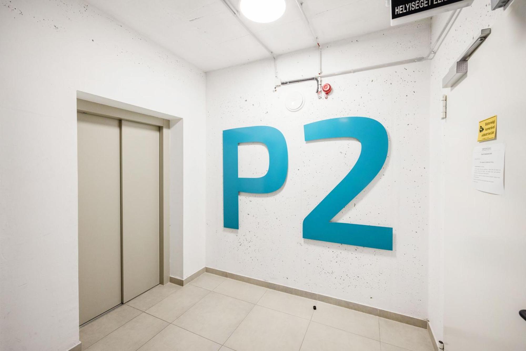 Modern Riverfront Apartment With Free Parking Budapeste Exterior foto