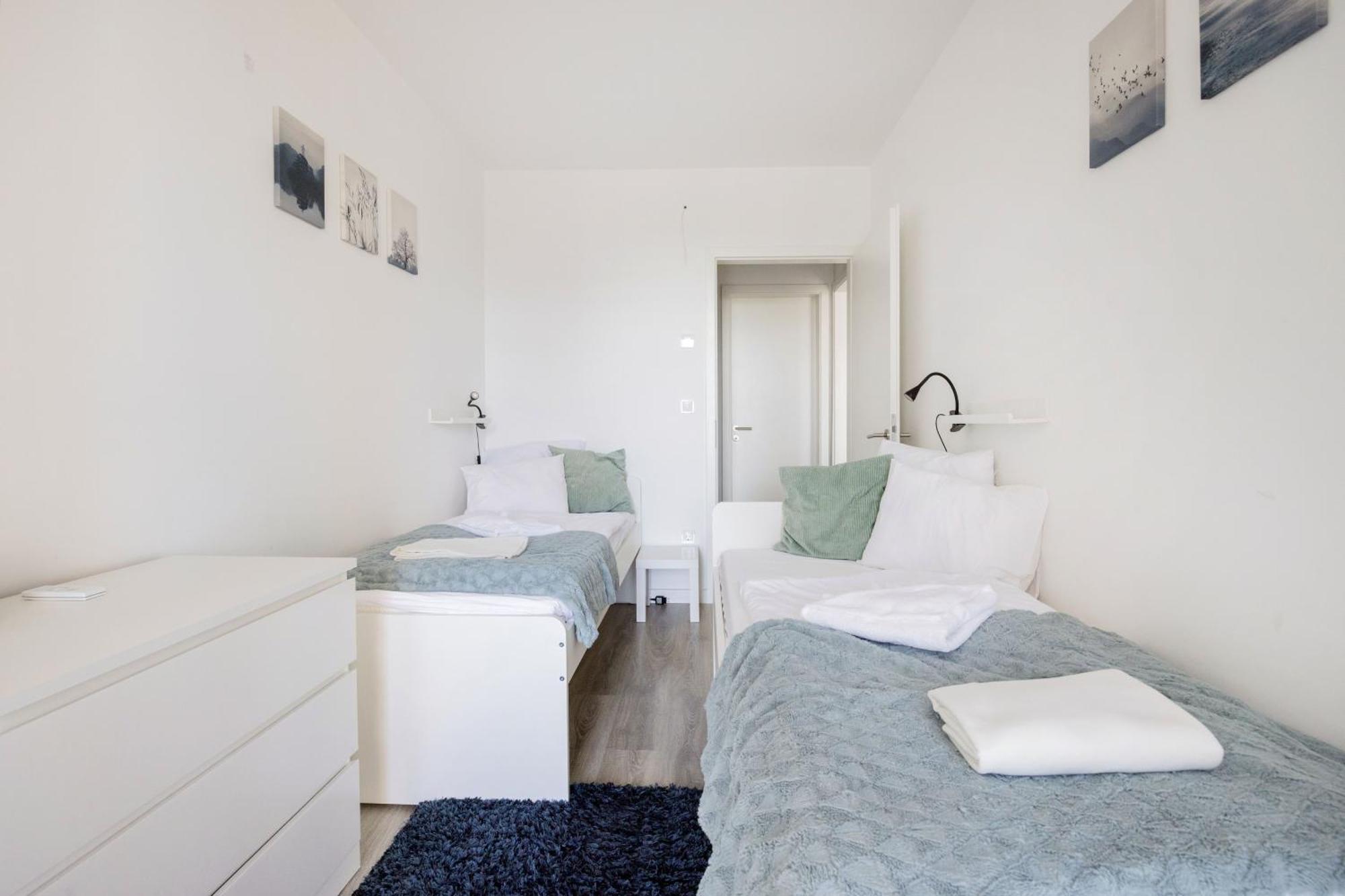 Modern Riverfront Apartment With Free Parking Budapeste Exterior foto